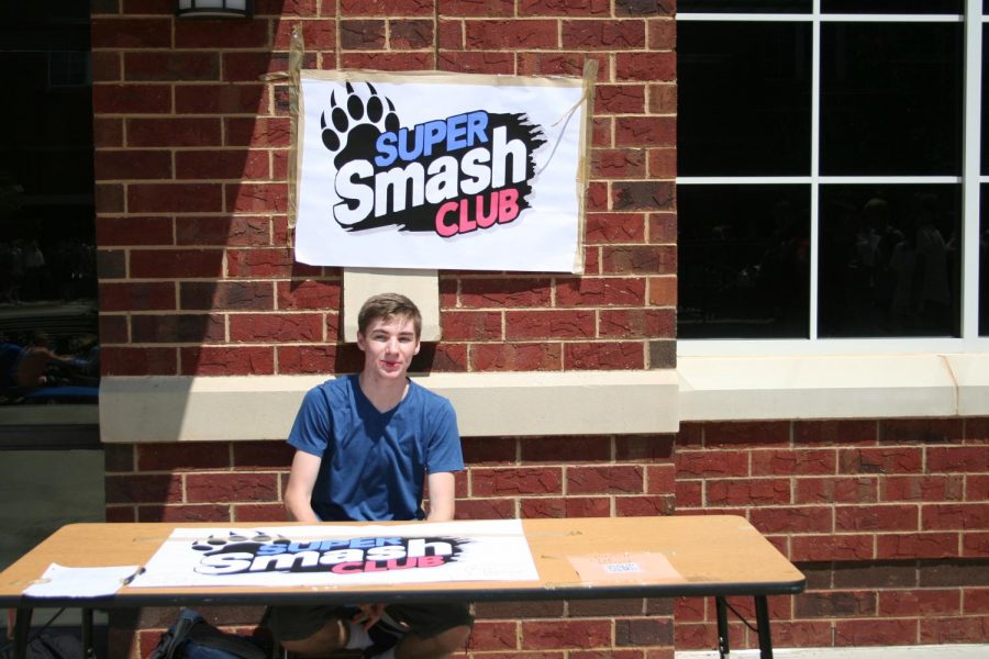 Junior Luke Wilson at the Super Smash Club table.