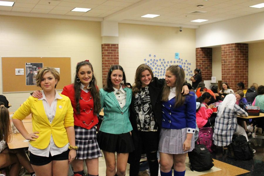Seniors Isabella Amorine, Dakota Pasley, Emmie Jackson, Casey Wesolowski and Caroline Fettes in a group costume of characters from Heathers.