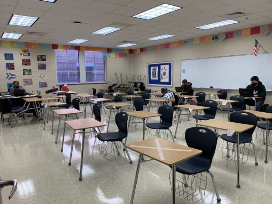 Pomerance+teaches+to+an+almost-empty+classroom.+