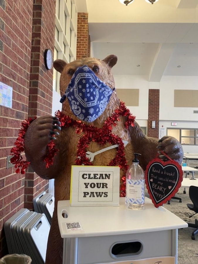 The+bear+in+the+student+center+is+decked+out+for+Valentines+Day.