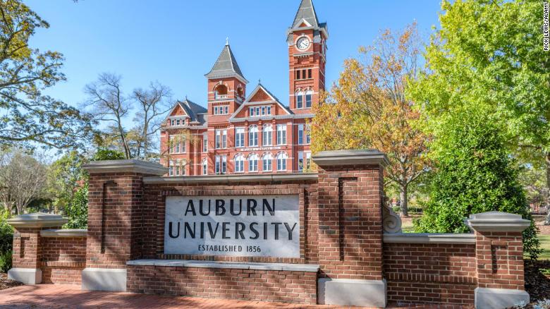 Auburn+University+partnered+with+Fulton+County+Schools+to+offer+online+dual+enrollment+classes+to+high+school+juniors+and+seniors%2C+but+the+tuition+doesnt+make+the+option+very+appealing+to+many.