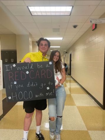 Un Bear Ably Cute Homecoming Proposals That Could Make Anyone Say Yes   86BD1069 47C3 4E03 91A2 A6C7ECD2C495 356x475 